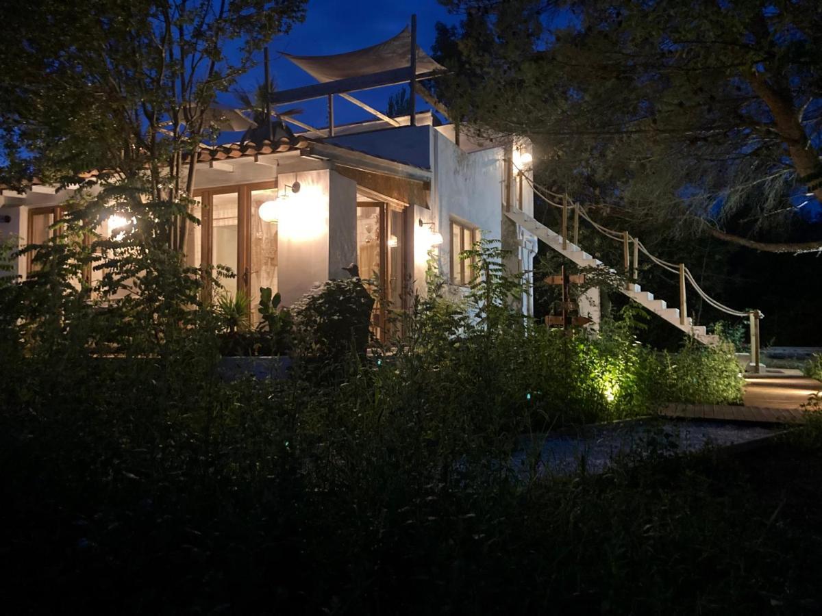 Bed and Breakfast Nuitées Bohèmes Gajan  Exterior foto